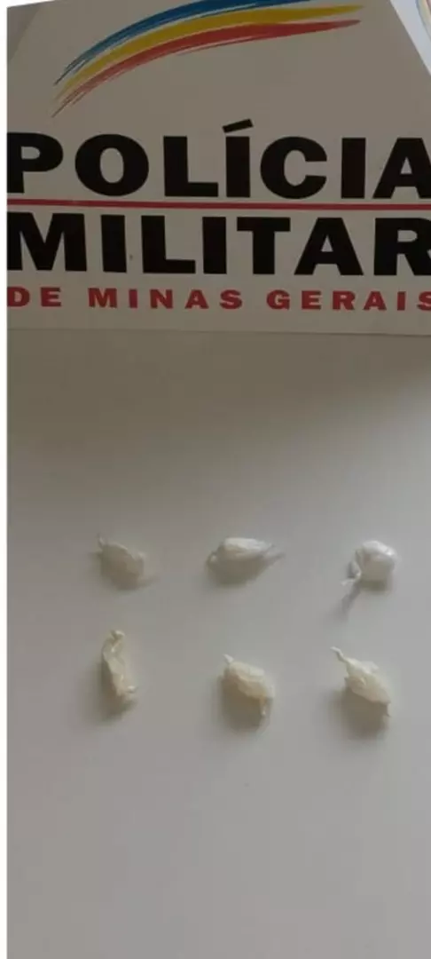 POLÍCIA MILITAR PRENDE AUTOR POR TRÁFICO DE DROGAS